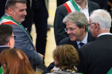 Modena, İtalya, 19 Ocak - 2018 - Paolo Gentiloni, İtalyan Yönetim Kurulu Başkanı, genel sunu Konferansı ve Belediye Modena, İtalya