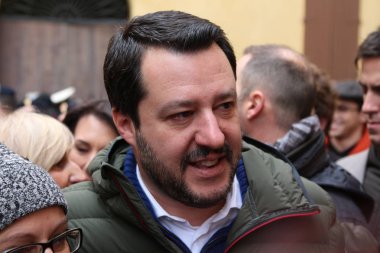 Modena - İtalya, 20 Şubat 2018: Matteo Salvini, genel politik konferans Lega Nord