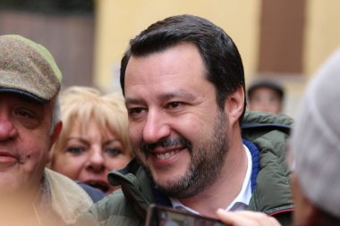 Modena - İtalya, 20 Şubat 2018: Matteo Salvini, genel politik konferans Lega Nord