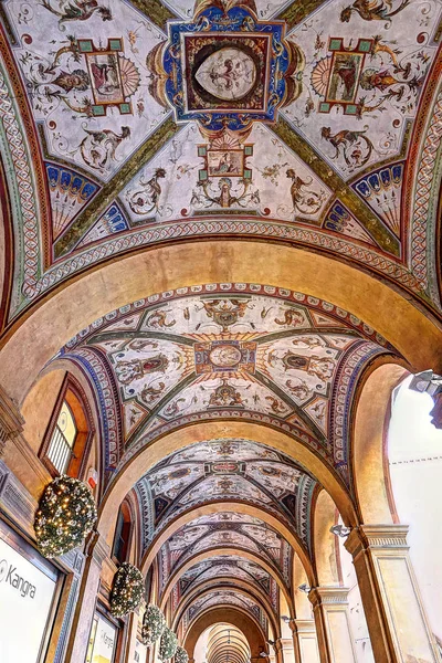 Bologne Italie Décembre 2019 Paysage Urbain Touristique Porche Décoré Fresques — Photo