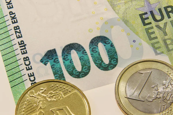 100 Euros Nuevos Billetes Con Monedas Euros Detalle Banco Central —  Fotos de Stock