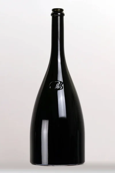 Black Glass Wine Bottle Still Life White Background — Stock Photo, Image
