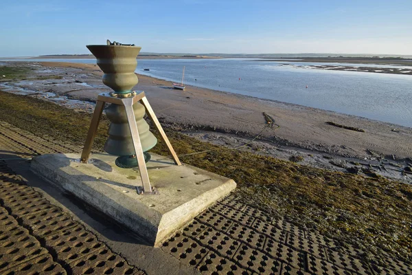 Het tij en tijd bell op Appledore, North Devon, Verenigd Koninkrijk — Stockfoto