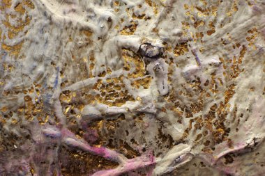 Çok katmanlı resim. Boya rafı. Kilise gereçlerinin yüzeyi. Antik bir altın yüzeyinde buzlanma. 