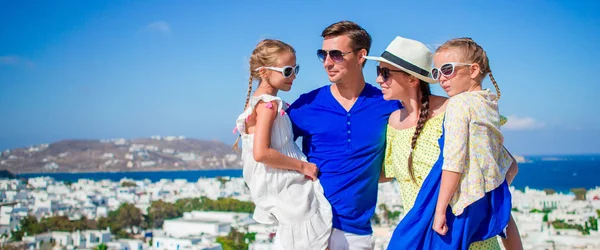 Family vacation on Mykonos Island, in Greece — Stock Photo, Image