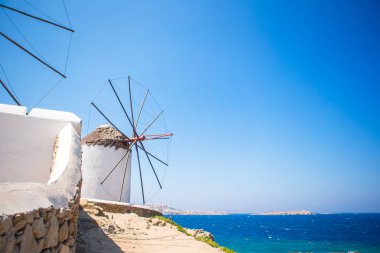Doğal görünümünü geleneksel Yunan yel değirmenleri Mykonos Adası, Kiklad Adaları, Yunanistan
