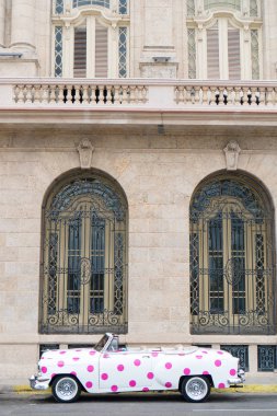 Havana, Küba'da eski vintage Amerikan arabası