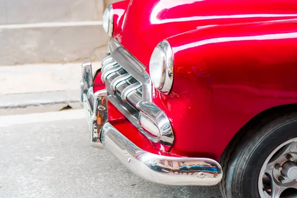 Closeup of red classic vintage car in Old Havana, Cuba — Stock Photo, Image