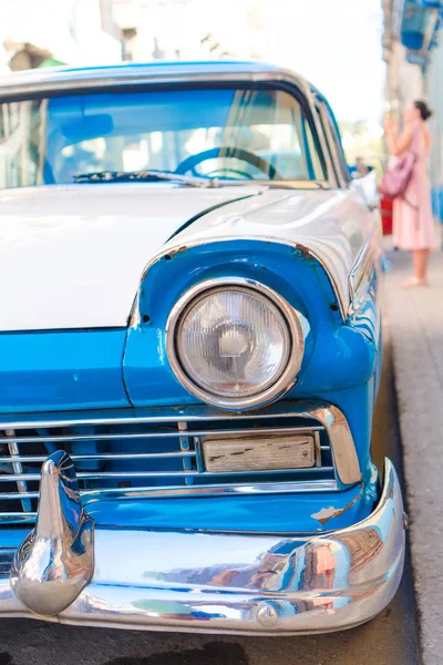 HAVANA, CUBA - APRIL 14, 2017: Closeup of blue classic vintage car in Old Havana, Cuba. The most popular transportation for tourists are used as taxis. — Stock Photo, Image