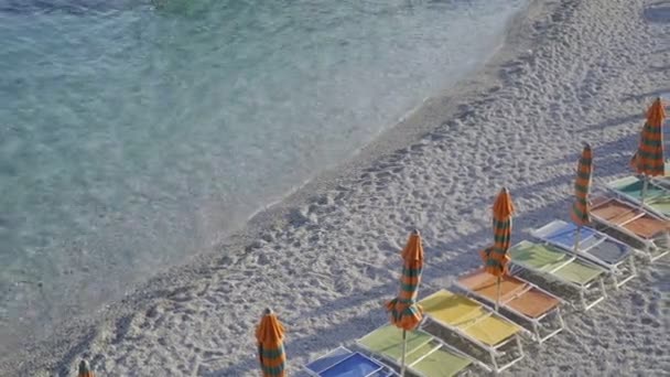 Bellissima spiaggia europea in Italia, Cinque Terre, Liguria — Video Stock