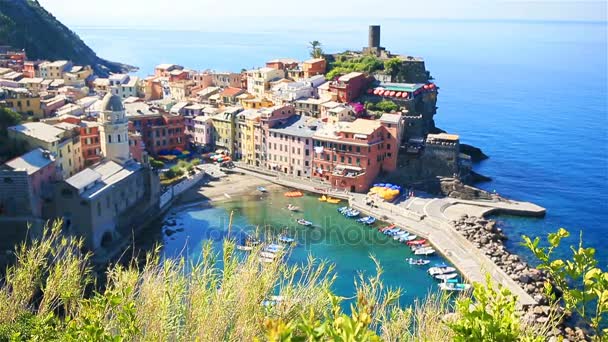 Beautiful Vernazza in Cinque Terre. One of five famous colorful villages of Cinque Terre National Park in Italy — Stock Video