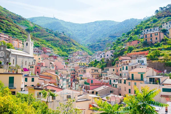 Manrola Köyü güzel mimarisi. Manarola Cinque Terre, taly en popüler eski köyde biridir