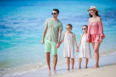 Dört tatil genç aile