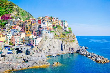 Cinque Terre şaşırtıcı eski köy güzel manzarasına saklıdır. İtalya Liguria bölgesinin.