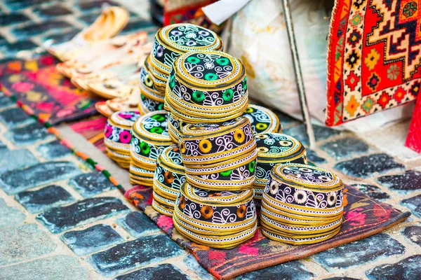 Sombreros de estilo antiguo de Azerbaiyán en un mercado local —  Fotos de Stock