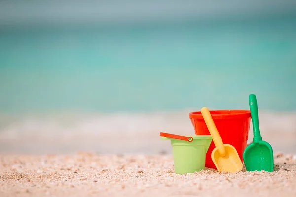 Beach kids toys on white sand beach — Stock Photo, Image