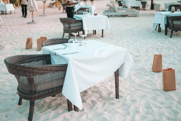 Summer empty open air luxury restaraunt at exotic hotel — Stock Photo, Image