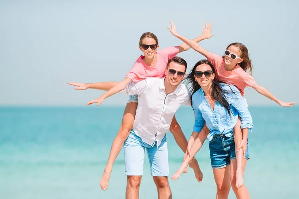 Young family on vacation have a lot of fun — Stock Photo, Image