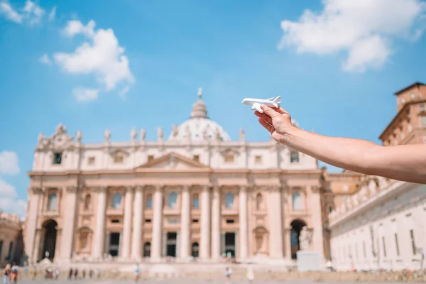 Close up model plane in Vatican city and St. Peters Basilica church, Róma, Olaszország. — Stock Fotó