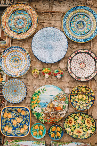 Ceramic plates decorated and painted by hand — Stock Photo, Image