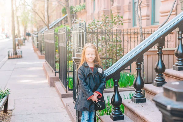 Rozkošná holčička v New Yorku — Stock fotografie