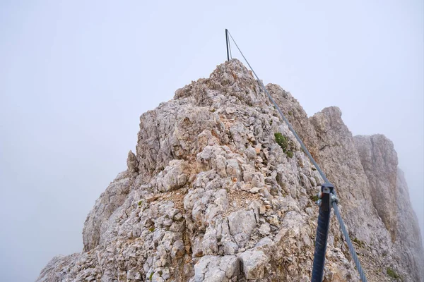 Ferrata Mountain Ridge Surrounded Clouds Fog Eterna Brigata Cadore Route — Φωτογραφία Αρχείου