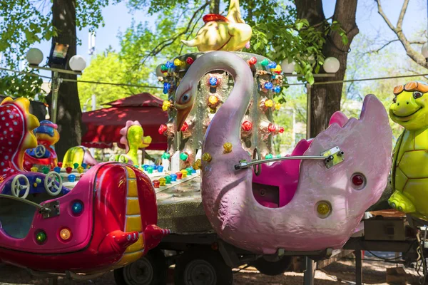 Lunapark renkli atlıkarınca detayı. Resim