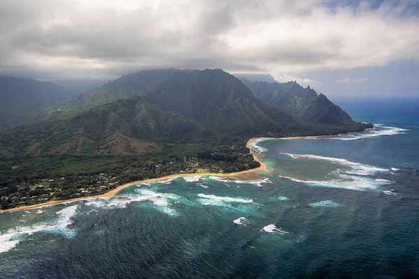 Vue Aérienne De Tunnels Beach and reef, Kauai, Hawaï — Photo