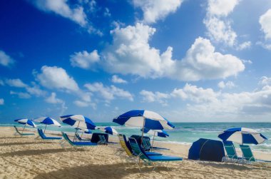Sabah Miami beach, plaj şemsiyeleri 