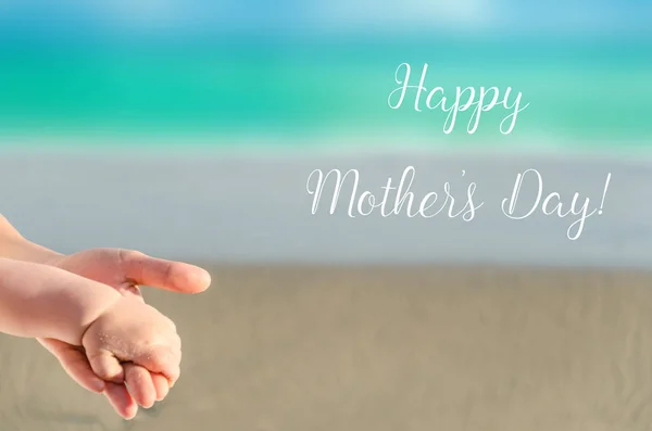 Happy Mother 's day background with Mother' s and child 's holding — стоковое фото