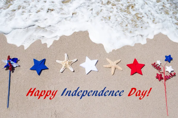 День независимости США фон с морскими звездами и звездами — стоковое фото