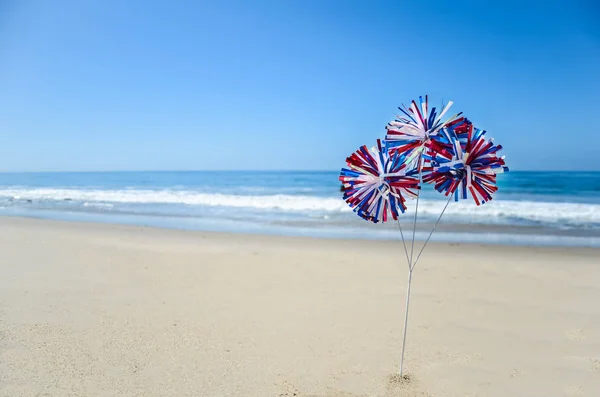 Fondo patriótico de EE.UU. en la playa de arena —  Fotos de Stock