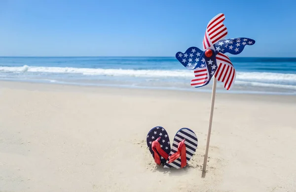 Patriótico EUA fundo na praia de areia Fotografias De Stock Royalty-Free