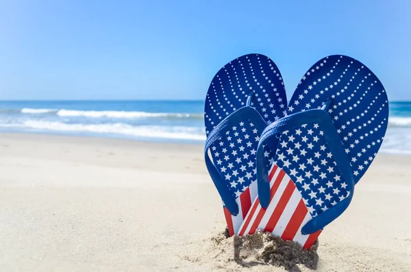 砂浜のビーチで愛国心が強いアメリカの背景 — ストック写真
