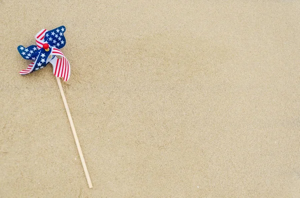 Kumlu sahilde vatansever ABD arka plan — Stok fotoğraf