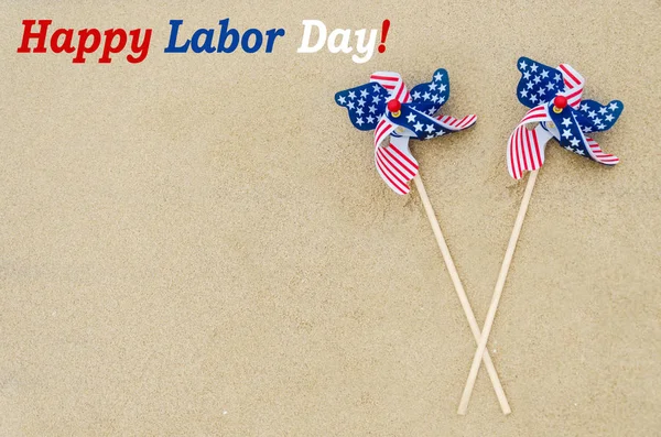 İşçi Bayramı arka plan sahilde