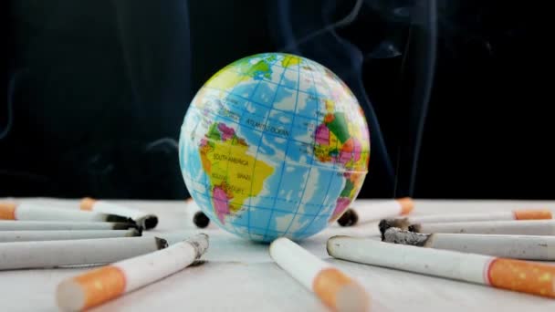 Vídeo Tabaco Com Fumaça Queimando Terra Conceito Dia Mundial Sem — Vídeo de Stock