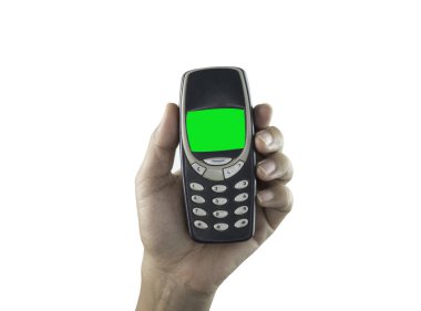 Hand 'in cep telefonunu kapalı tut, beyaz sırt deliğinde izole edilmiş.