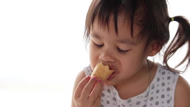 Cute Asian Child Girl Enjoying Eating Ice Cream Sloppy Mouth — Stock Video