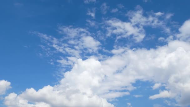Hermoso Cielo Azul Con Nubes Día Verano Naturaleza Cielo Fondo — Vídeos de Stock