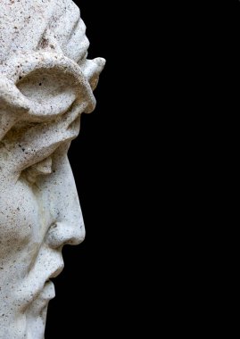 İsa çarmıhta acı çekiyor. Dikenli taç