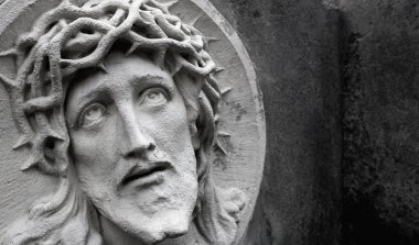 Çarmıhta acı çeken İsa 'nın yüzü