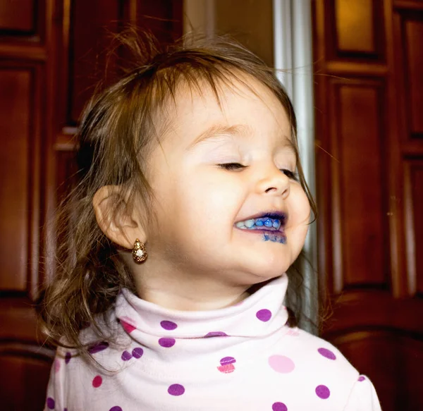 Niña Modelo Posando Delante Cámara — Foto de Stock