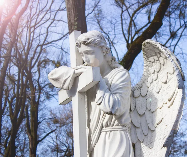 Anjo Com Cruz Sofrimento Morte — Fotografia de Stock