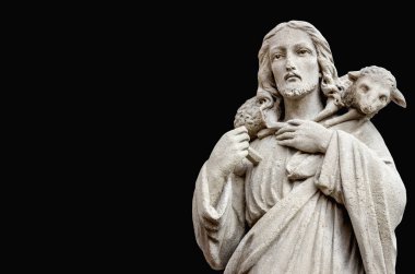 İsa Mesih 'in sırtında koyunlar var. İyi çoban.