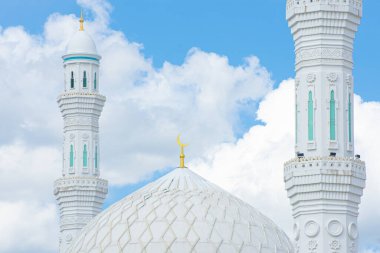 Nur-Sultan 'daki Hazret Sultan Camii