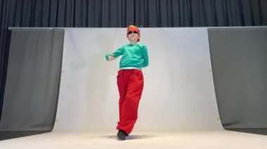 breakdance dans çocuk