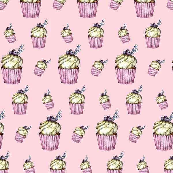 Patrón sin costuras de cupcakes de colores con crema y bayas. Dibujo a mano de acuarela sobre fondo rosa — Foto de Stock