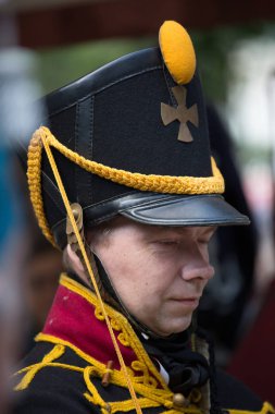 Moskova, Rusya - 12 Haziran 2019: Moskova Times ve Epochs festivalinde tarihi ve otantik kostümler içindeki karakterlerin portreleri