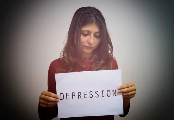 Κατάθλιψη έννοια σε νεαρή όμορφη γυναίκα — Φωτογραφία Αρχείου